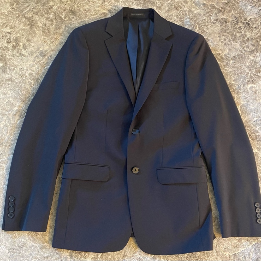 Calvin Klein men’s suit jacket in black, size 38R, wool-Laine and spandex